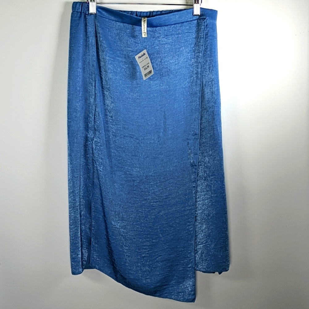 NWT Liv Los Angeles flowy silky pale blue skirt